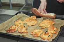 Ученики 78-го лицея испекли булочки